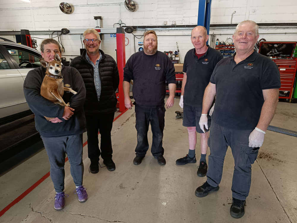 GM Vehicle Services a Great Local Garage in Alresford, Hampshire. Team Members Image
